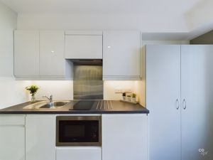 kitchen - click for photo gallery